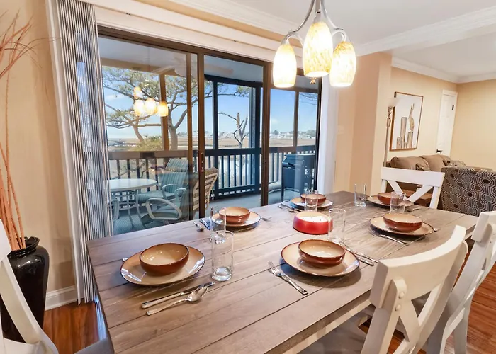 Ferienhaus Bayfront With Sunset Views & Pool